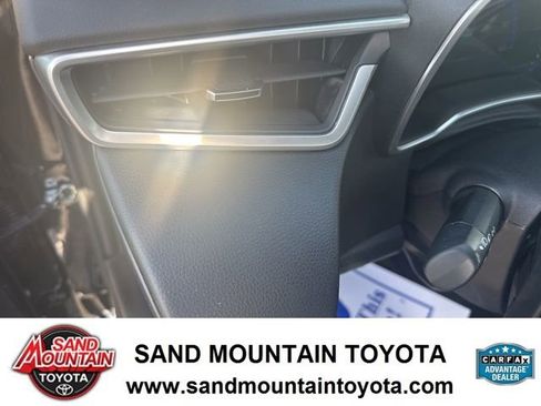 Used 2022 Toyota Corolla XSE image 15