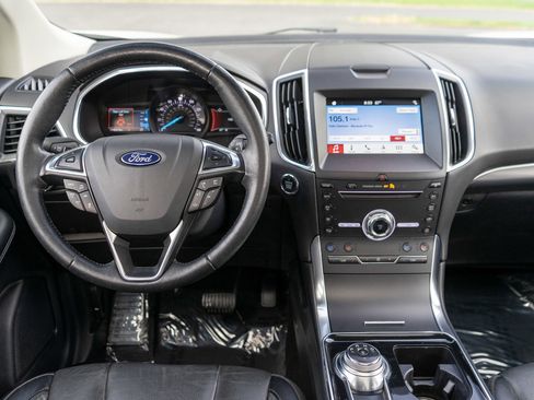 Used 2019 Ford Edge Titanium w/ Equipment Group 301A AWD/4WD image 13