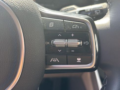 Certified 2026 Kia Carnival FWD image 14