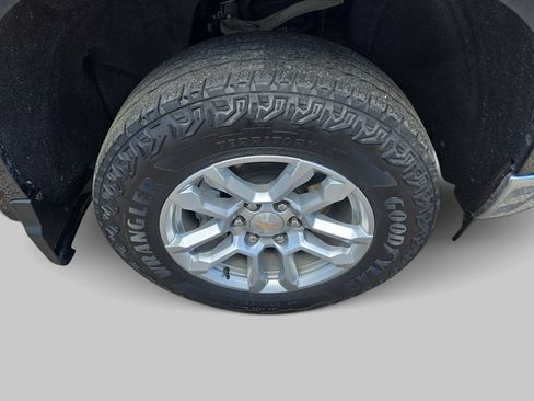 Used 2022 Chevrolet Silverado 1500 LT AWD/4WD image 33