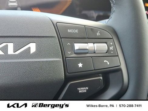 Certified 2026 Kia Sportage EX w/ EX Panorama Roof Package AWD/4WD image 19