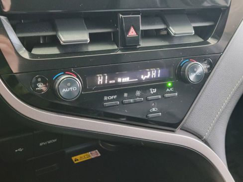 Used 2022 Toyota Camry XSE image 24