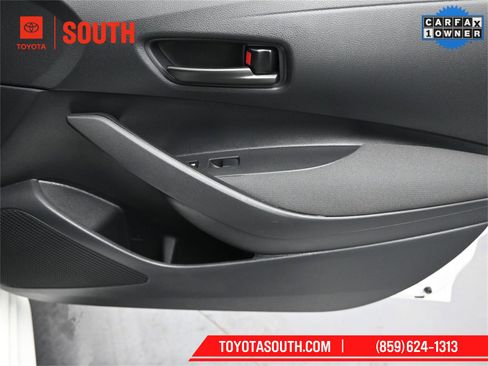 Used 2025 Toyota Corolla LE image 28