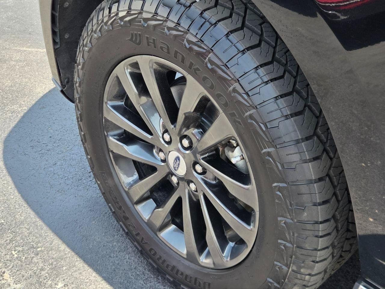 Used 2019 Ford Expedition Limited AWD/4WD image 12