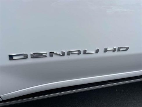 New 2026 GMC Sierra 2500 Denali w/ Denali Reserve Package image 8