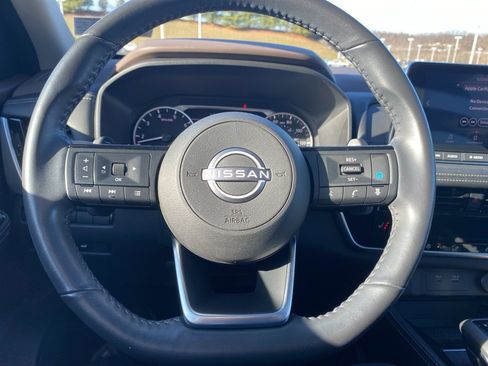 Used 2023 Nissan Rogue SL image 30