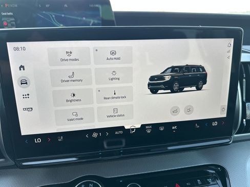 New 2025 Ford Expedition Active image 17