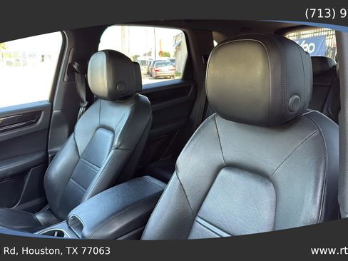 Used 2019 Porsche Cayenne S image 25