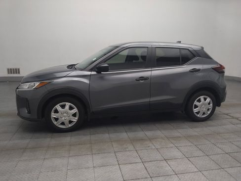 Used 2021 Nissan Kicks S FWD image 2