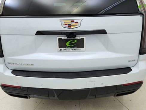 Used 2026 Cadillac Escalade Platinum Sport AWD/4WD image 11