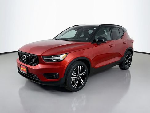 Used 2020 Volvo XC40 T5 R-Design AWD/4WD image 3