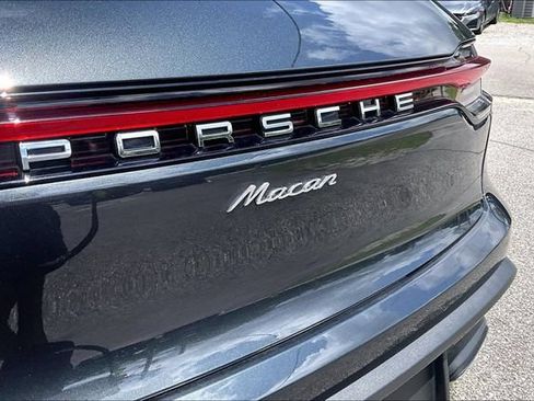 Used 2025 Porsche Macan AWD/4WD image 25