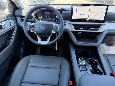 New 2026 Ford Explorer Active image 13