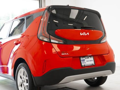Used 2024 Kia Soul LX w/ Option Group 015 FWD image 8