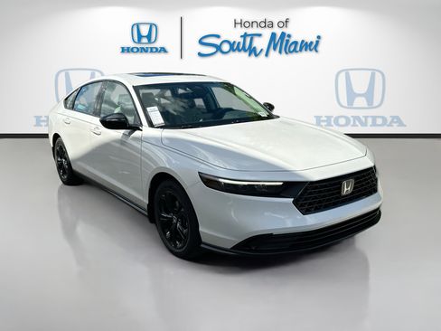 New 2025 Honda Accord SE image 1