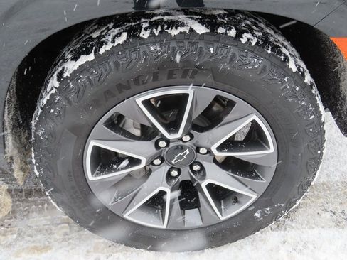 Used 2024 Chevrolet Tahoe Z71 w/ Z71 Off-Road Package image 12