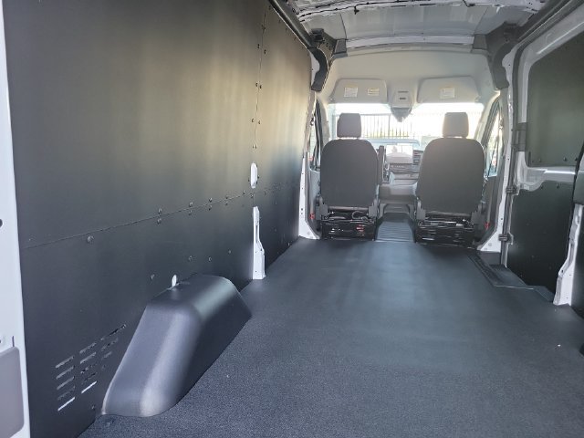 New 2027 Ford Transit 250 148 Medium Roof w/ Load Area Protection Package RWD image 9