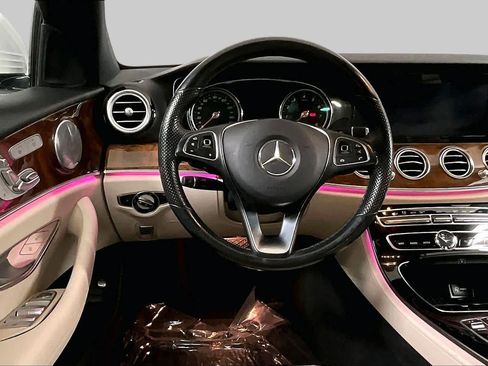 Certified 2017 Mercedes-Benz E 300 4MATIC image 6