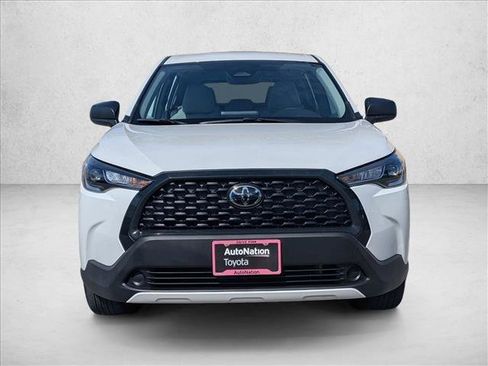 Certified 2024 Toyota Corolla Cross L image 2