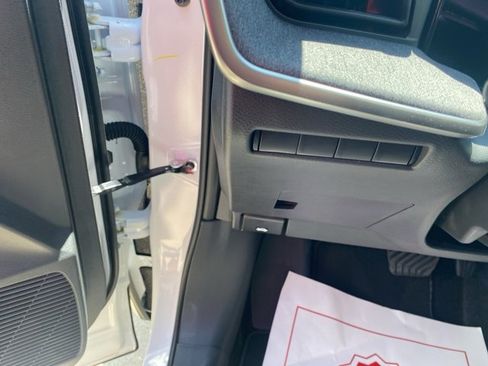 New 2025 Nissan Kicks SV w/ SV Premium Package image 19