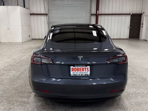 Used 2023 Tesla Model 3 Standard Range image 18