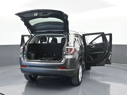 Used 2021 Jeep Compass Latitude w/ Driver Assistance Group image 71