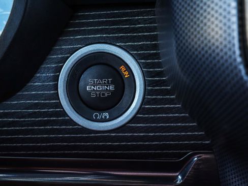 Used 2021 RAM 1500 Limited w/ Body Color Bumper Group image 14