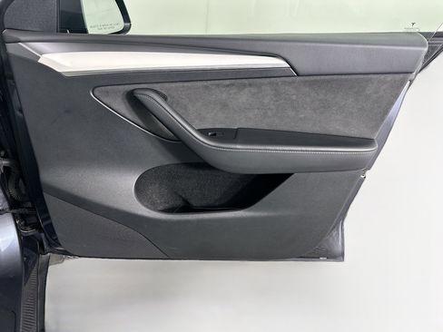 Used 2023 Tesla Model Y Long Range image 33