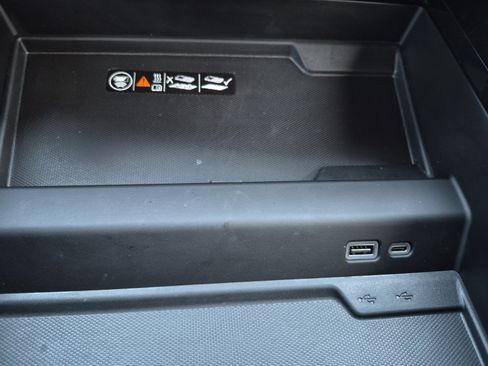 Used 2026 Chevrolet Suburban Z71 w/ Comfort Package image 20