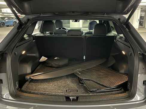 Used 2023 Volkswagen Atlas Cross Sport SEL R-Line image 38