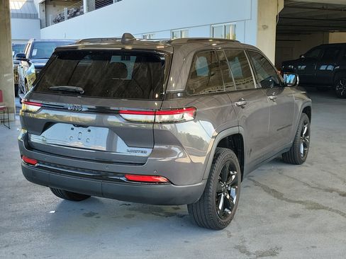 Used 2023 Jeep Grand Cherokee Limited w/ Black Appearance Package RWD image 2
