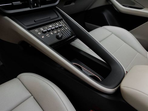 Certified 2024 Porsche Macan 4 Electric AWD/4WD image 23