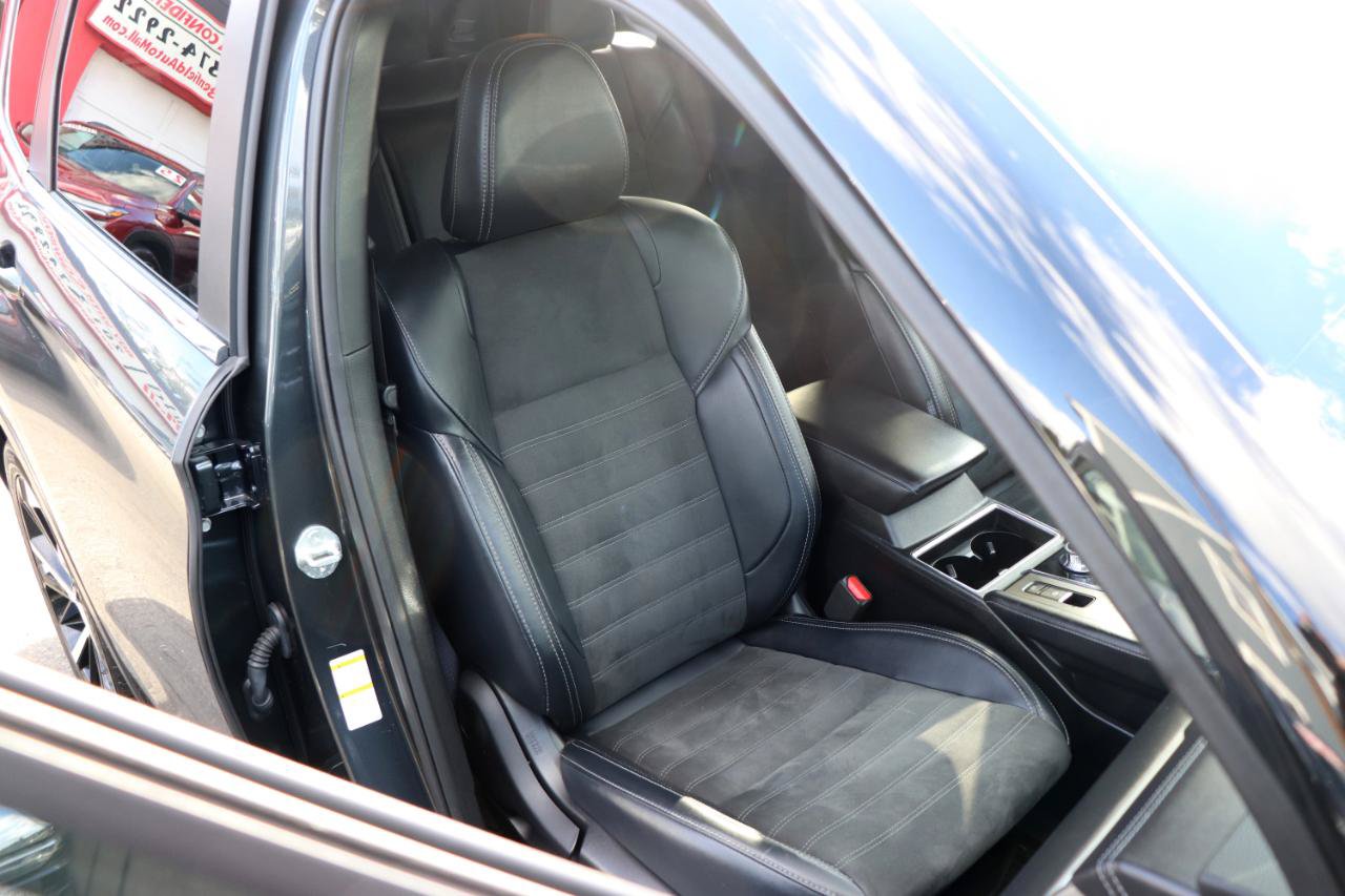 Used 2024 Mitsubishi Outlander AWD image 16