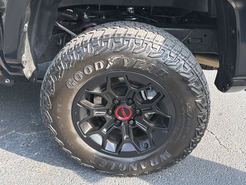 Used 2025 Toyota Tacoma TRD Pro AWD/4WD image 19