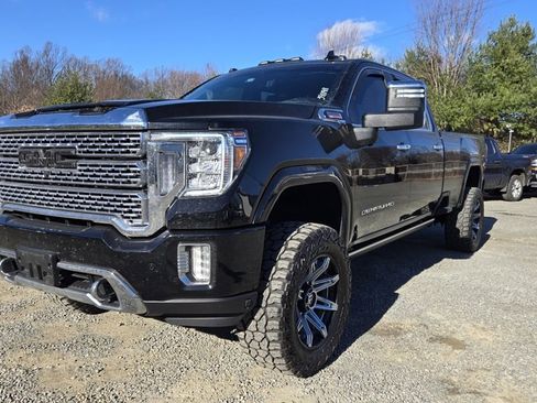 Used 2022 GMC Sierra 3500 Denali w/ Denali Ultimate Package image 3