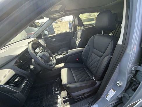 New 2026 Nissan Rogue Platinum w/ Platinum Premium Package AWD/4WD image 11