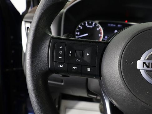 Used 2021 Nissan Rogue SV image 32