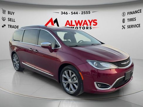 Used 2018 Chrysler Pacifica Limited w/ Tire & Wheel Group FWD image 3