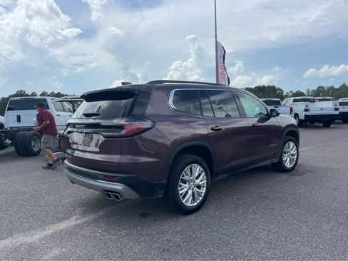 Used 2024 GMC Acadia Elevation w/ Luxury Package AWD/4WD image 5