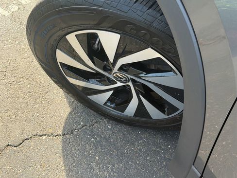 Certified 2026 Volkswagen Tiguan S AWD/4WD image 10