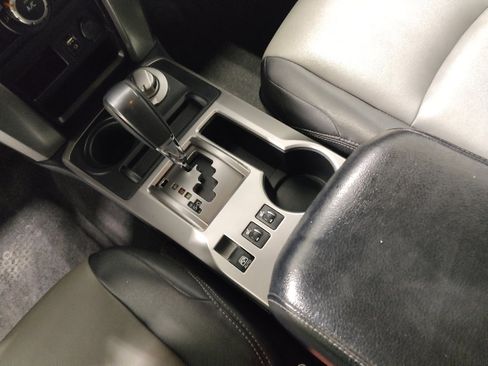 Used 2018 Toyota 4Runner SR5 Premium image 26