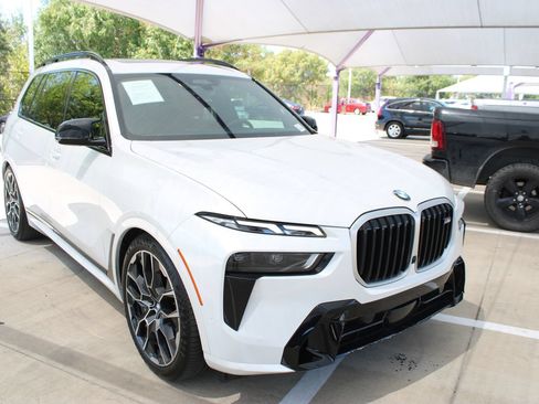 Used 2025 BMW X7 M60i AWD/4WD image 8