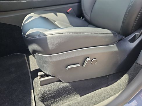 Used 2023 Tesla Model Y Long Range AWD/4WD image 6