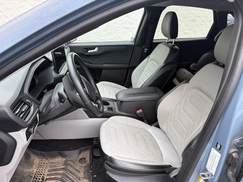 Used 2023 Ford Escape Platinum w/ Premium Technology Package AWD/4WD image 10
