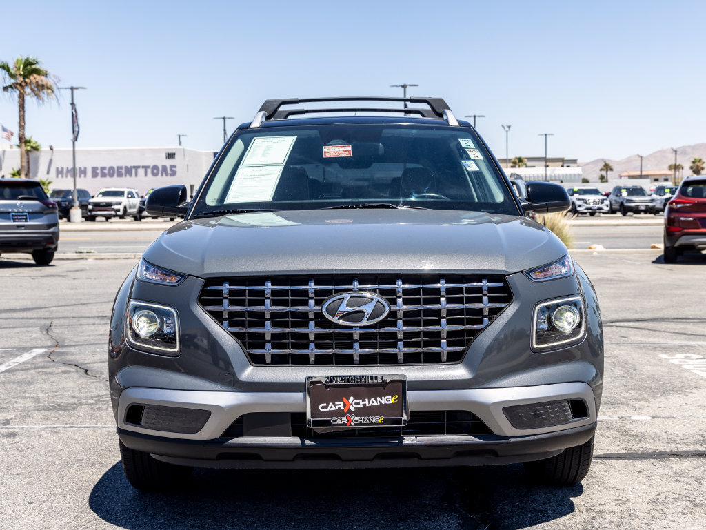Used 2024 Hyundai Venue Limited FWD image 10