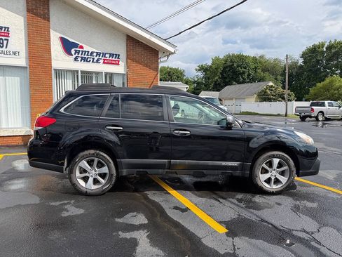 Used 2013 Subaru Outback 3.6R Limited AWD/4WD image 6