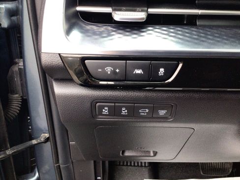 Used 2023 Kia Carnival SX Prestige FWD image 31