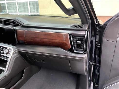 Used 2024 GMC Sierra 2500 Denali Ultimate image 13