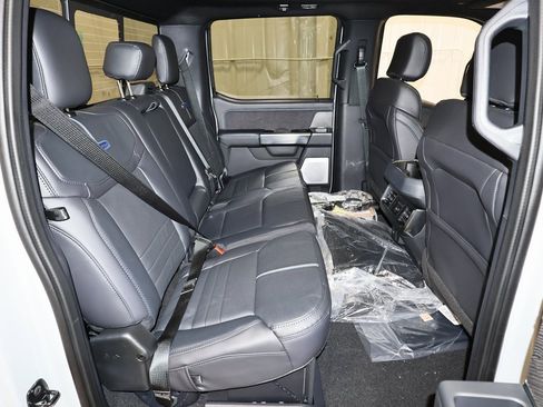 New 2025 Ford F350 Platinum w/ FX4 Off-Road Package image 15