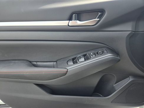 New 2026 Nissan Altima 2.5 SR FWD image 11